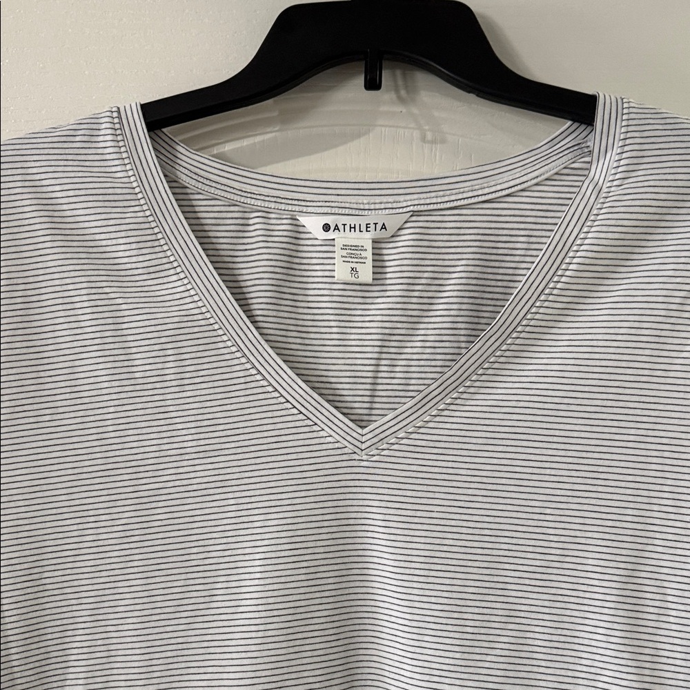 Athleta White with Gray Striped V-Neck Long Sleeve Top‎ XL - Picture 2 of 6